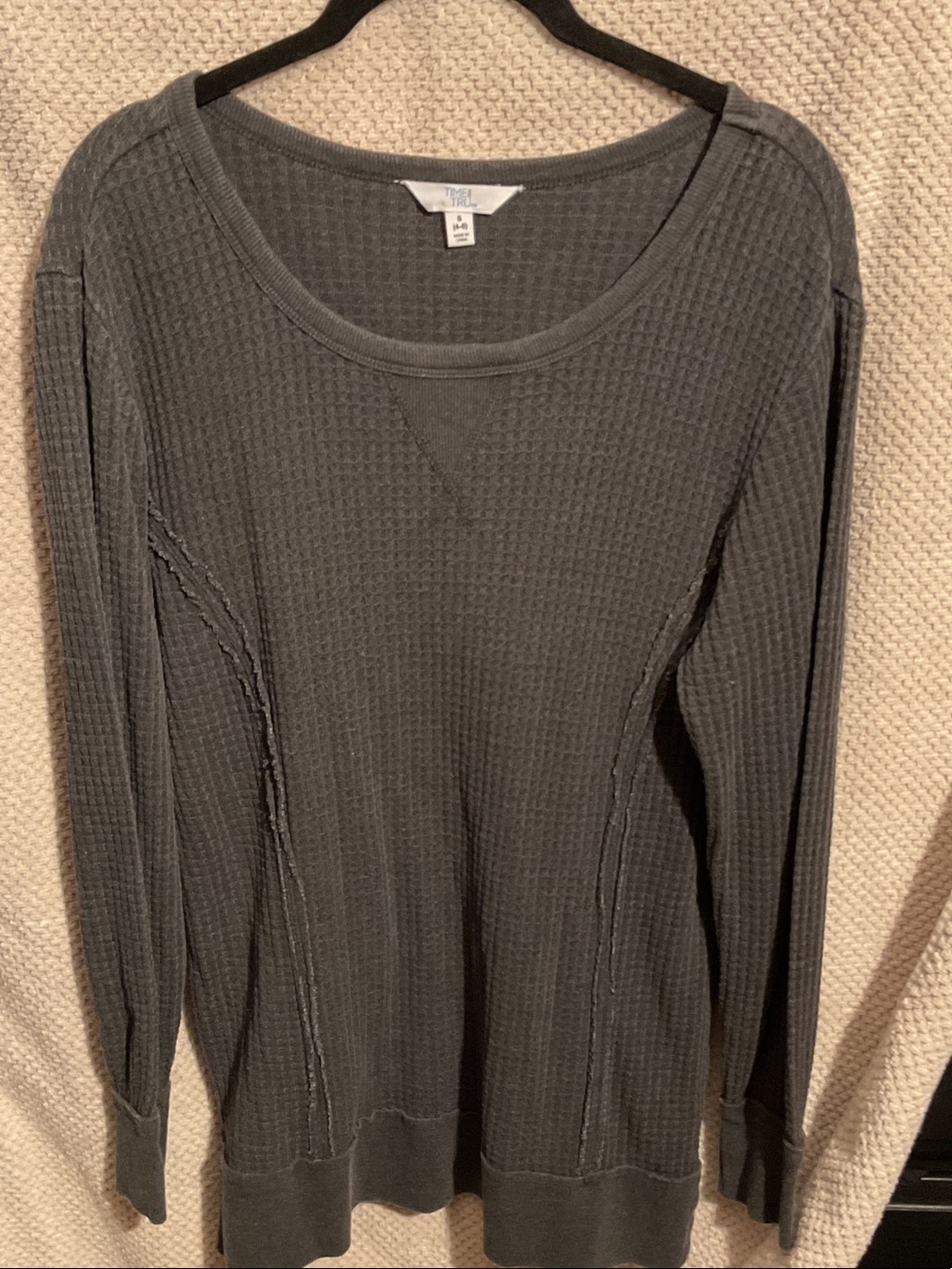 Time and Tru Women's Charcoal Oversized Waffle Knit Long Sleeve Top - Scoop Neck